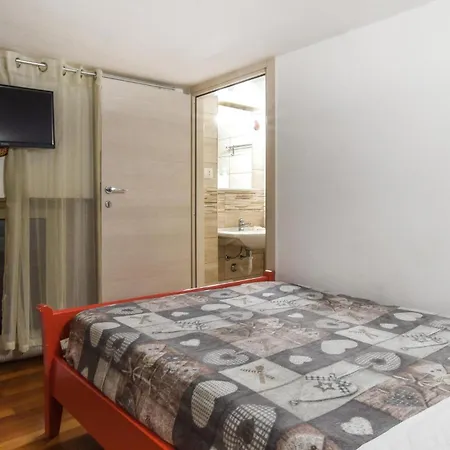 Apartamento Stunning In With Wifi